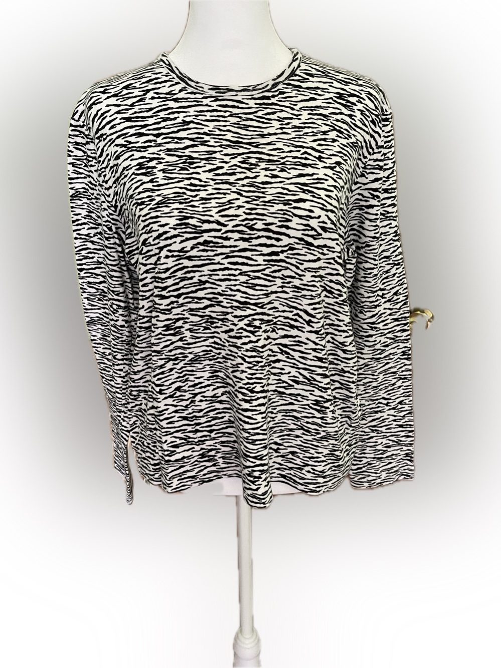 Jones Studio Black and White Zebra-Print Long Sleeve Tee